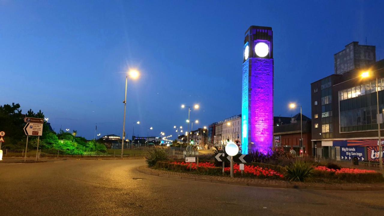 Gabriel Guesthouse Rhyl Dış mekan fotoğraf
