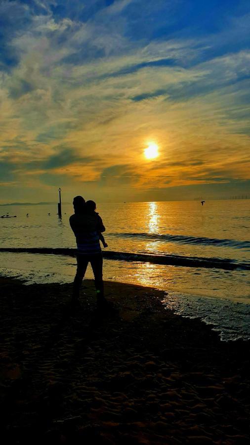 Gabriel Guesthouse Rhyl Dış mekan fotoğraf